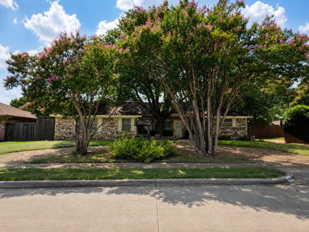 604 S Briarcrest Drive, Richardson, TX 75081 — photo 1