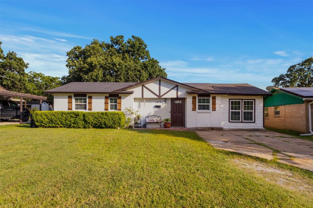 1418 Briarwood Drive, Mesquite, TX 75149 — photo 1