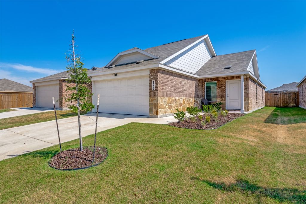 1352 Wedgeleaf Lane, Forney, TX 75126 — photo 1