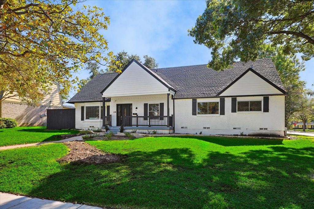 3608 Courtdale, Farmers Branch, TX 75234 — photo 1