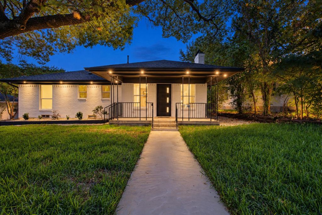 865 Peavy Road