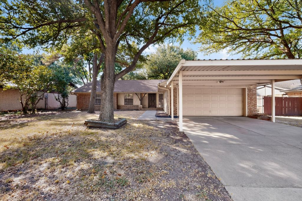 1020 Almond Drive, Mansfield, TX 76063 — photo 1