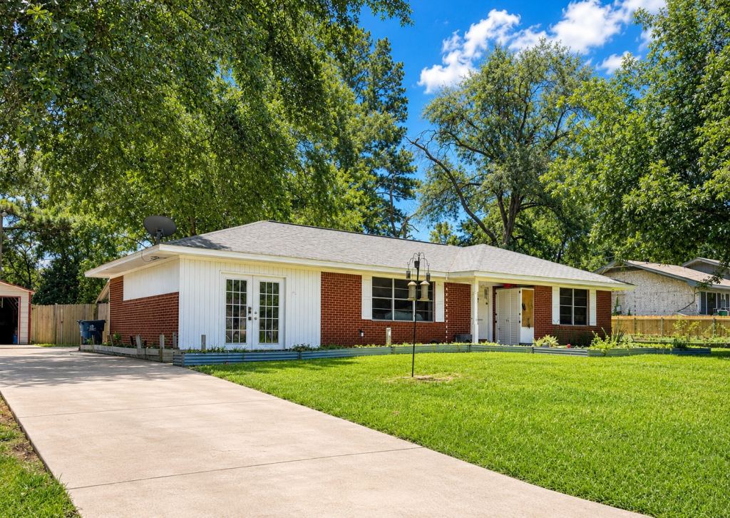 409 Poe Street, Quitman, TX 75783 — photo 1