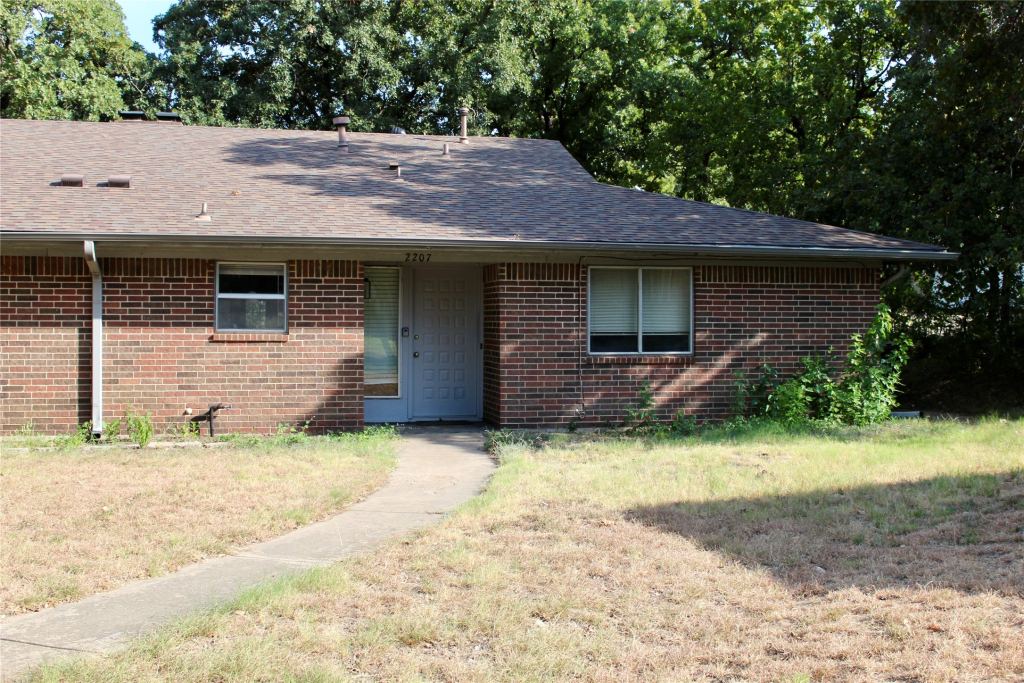 2207 Canterbury Court, Denton, TX 76205 — photo 1