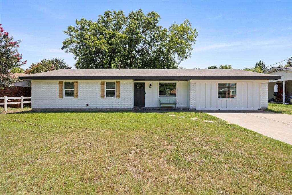 270 Barker Street, Stephenville, TX 76401 — photo 1