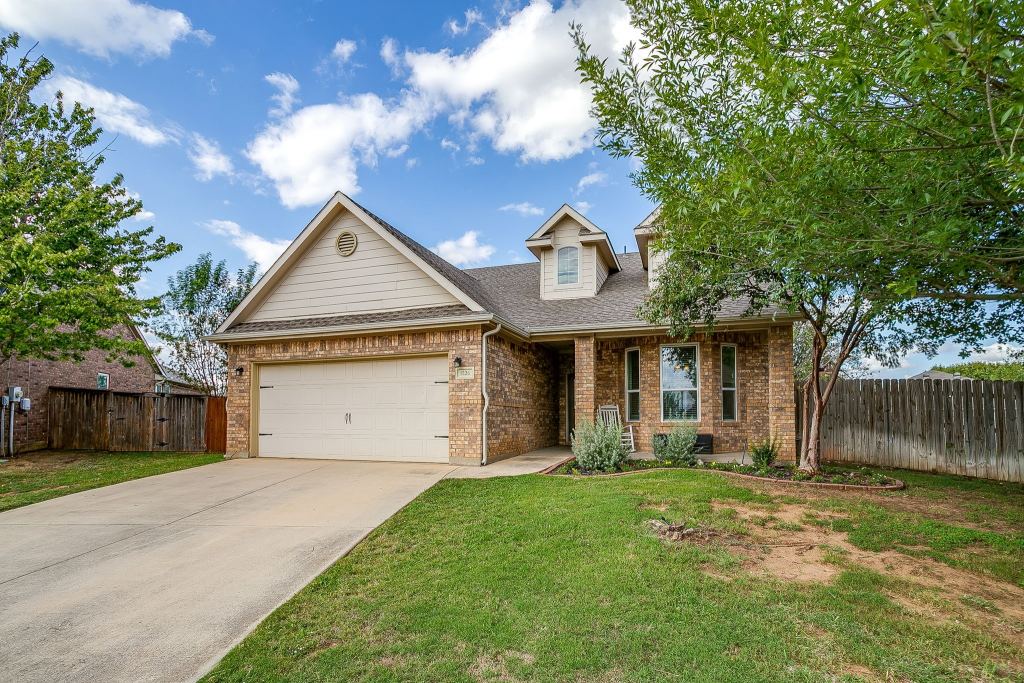 1236 Rosewood Court, Crowley, TX 76036 — photo 1
