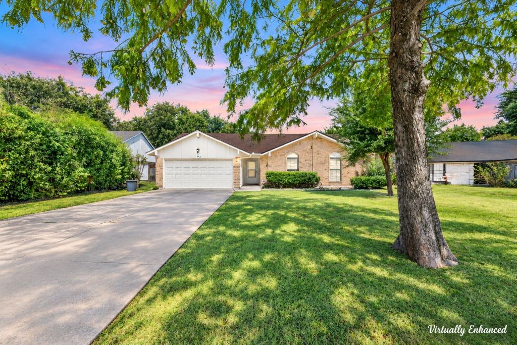 718 Southridge Court, Grand Prairie, TX 75052 — photo 1
