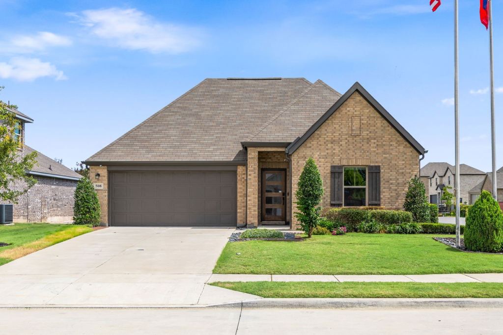 557 Stone Hollow Drive, Van Alstyne, TX 75495 — photo 1