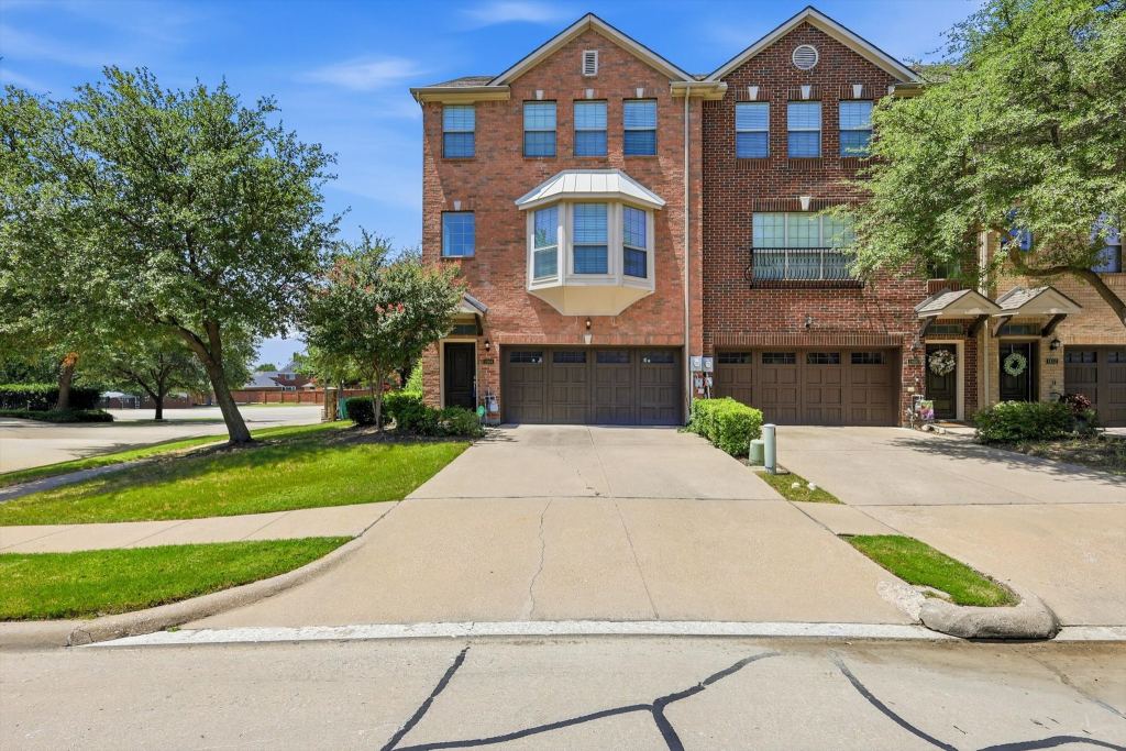 1404 Biltmore Lane, Irving, TX 75063 — photo 1