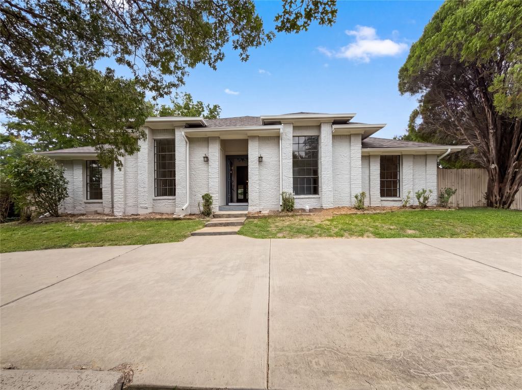 2005 N Arbor Rose Drive, Grand Prairie, TX 75050 — photo 1