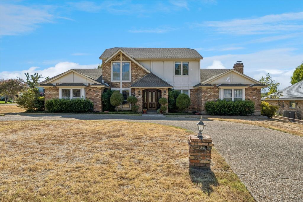 3901 Diamond Loch W, North Richland Hills, TX 76180 — photo 1