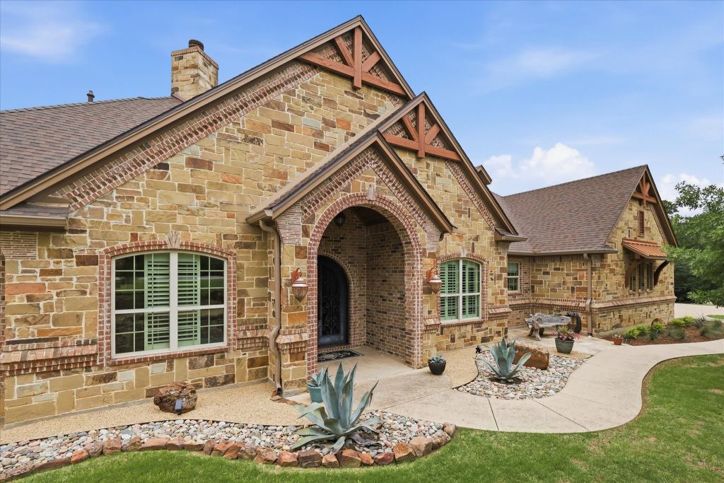 6751 Robinson Canyon Road, Aubrey, TX 76227 — photo 1