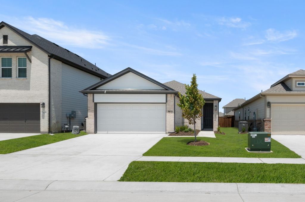7412 Summer Sunset Drive, Denton, TX 76249 — photo 1