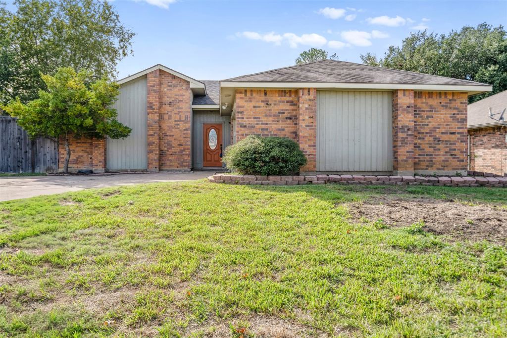 5213 Colonial Drive, Flower Mound, TX 75028 — photo 1