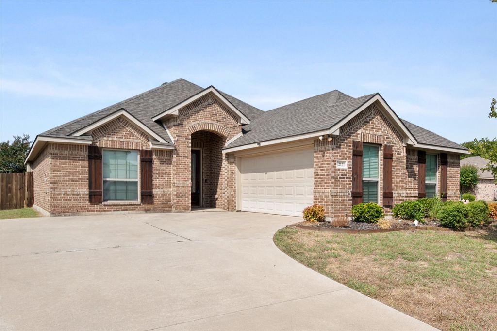 217 Cambridge Street, Waxahachie, TX 75165 — photo 1