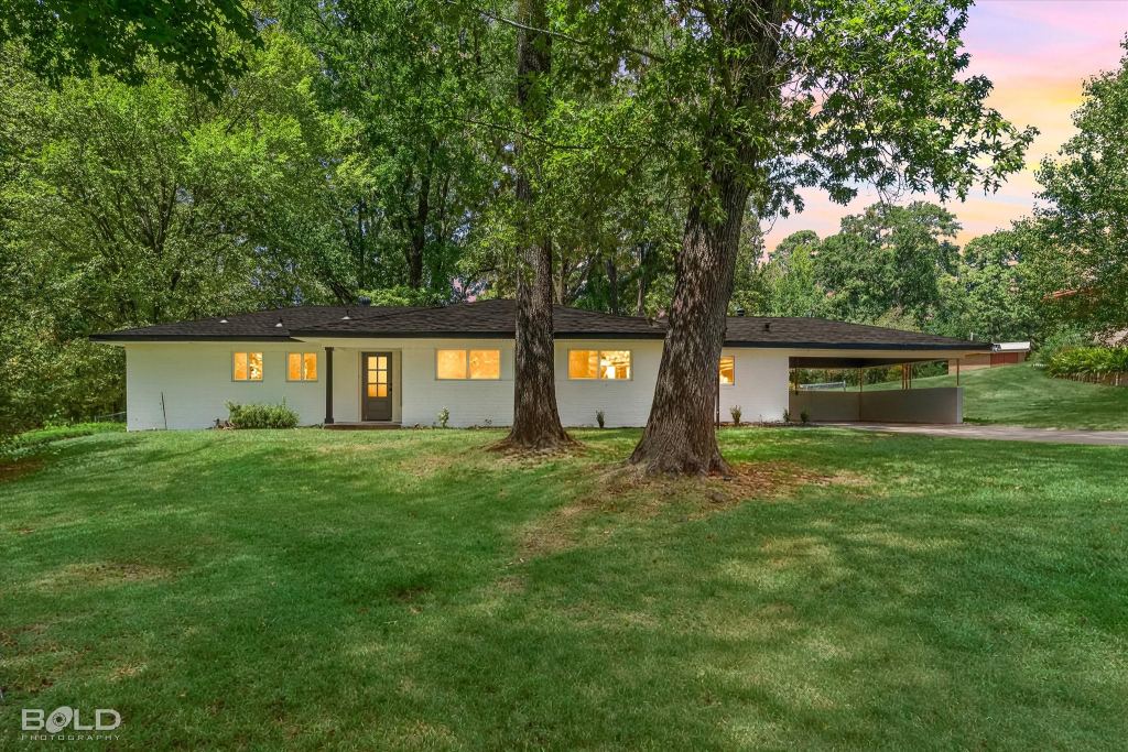 18 Lake Forest Hills