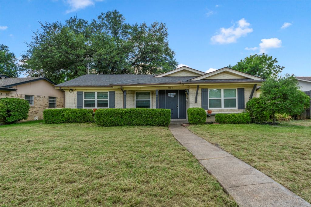2323 Luau Street, Mesquite, TX 75150 — photo 1