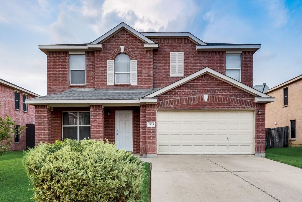 2424 Canyon Springs Drive, Grand Prairie, TX 75052 — photo 1