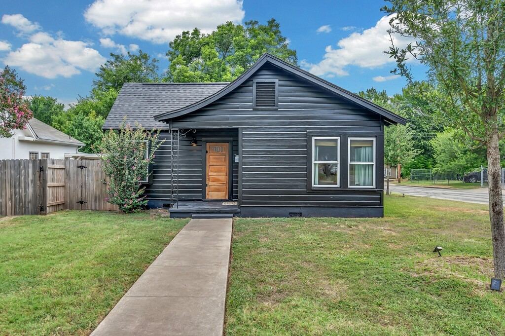 701 N 32nd Street, Waco, TX 76707 — photo 1