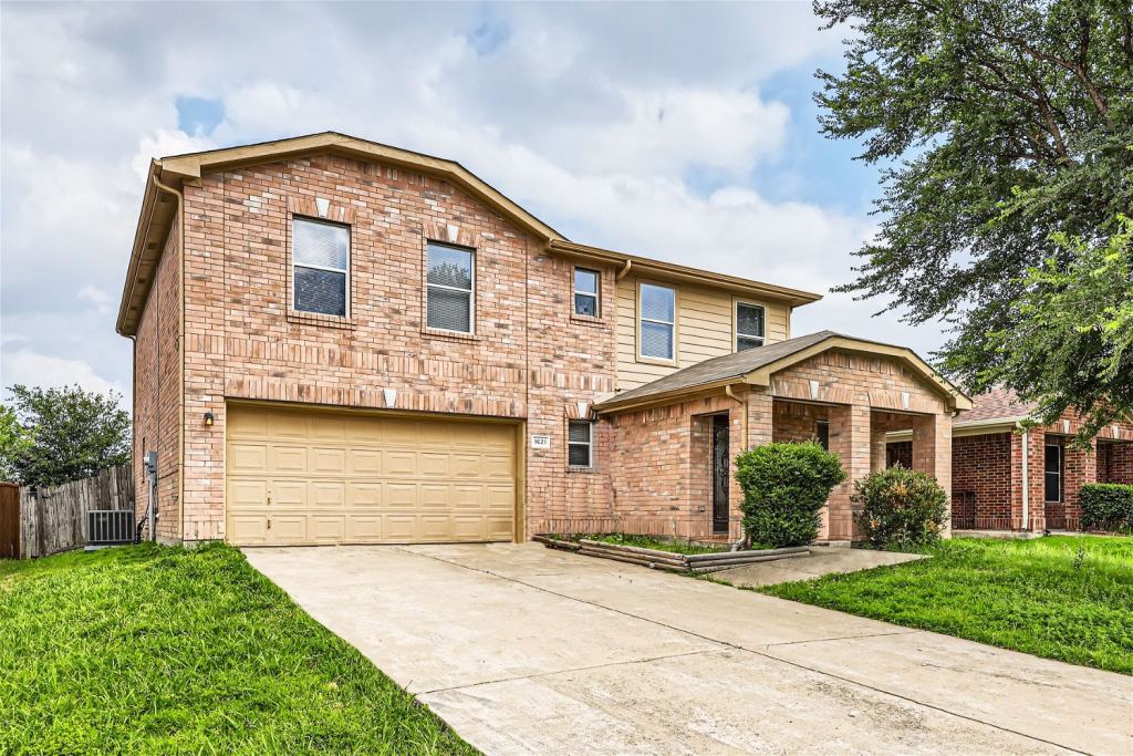 1621 Dragonback Pass, Little Elm, TX 75036 — photo 1