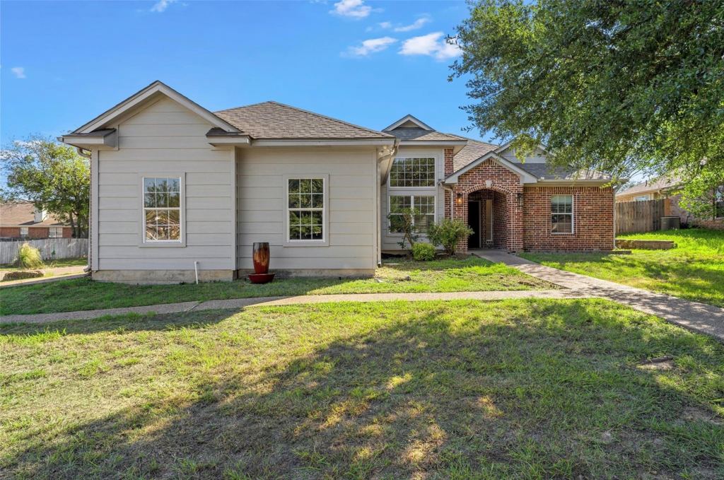 10100 Seville Court, Waco, TX 76708 — photo 1