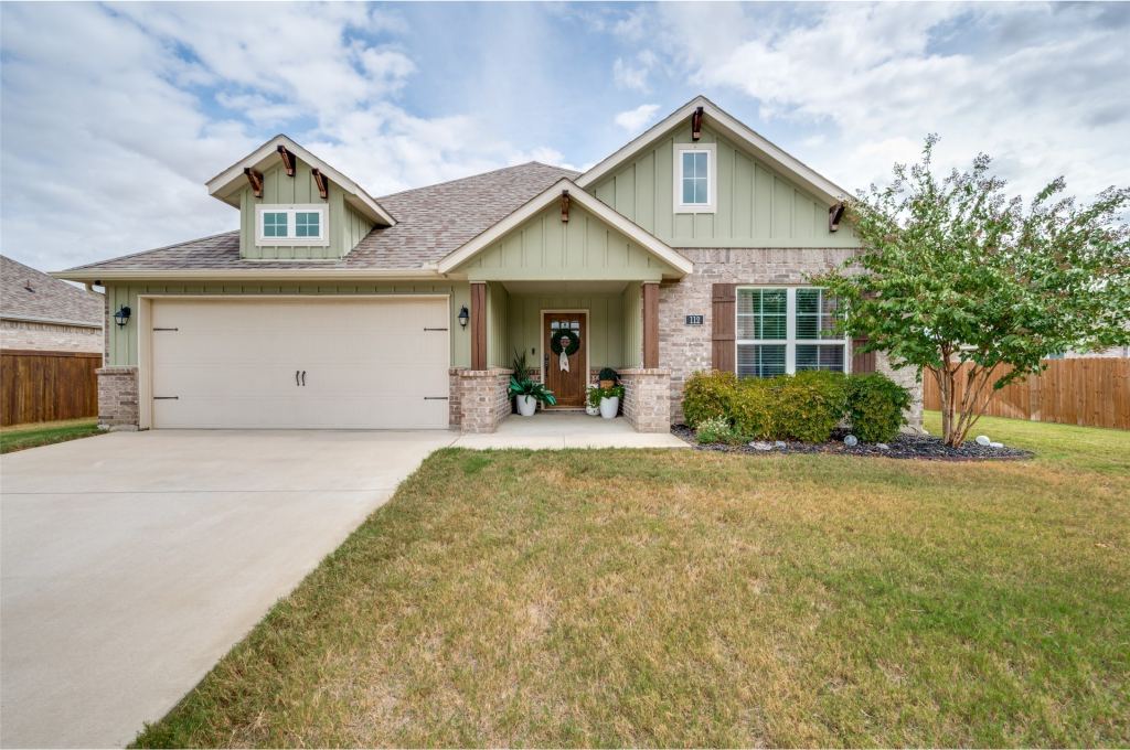 112 Kens Court, Pilot Point, TX 76258 — photo 1