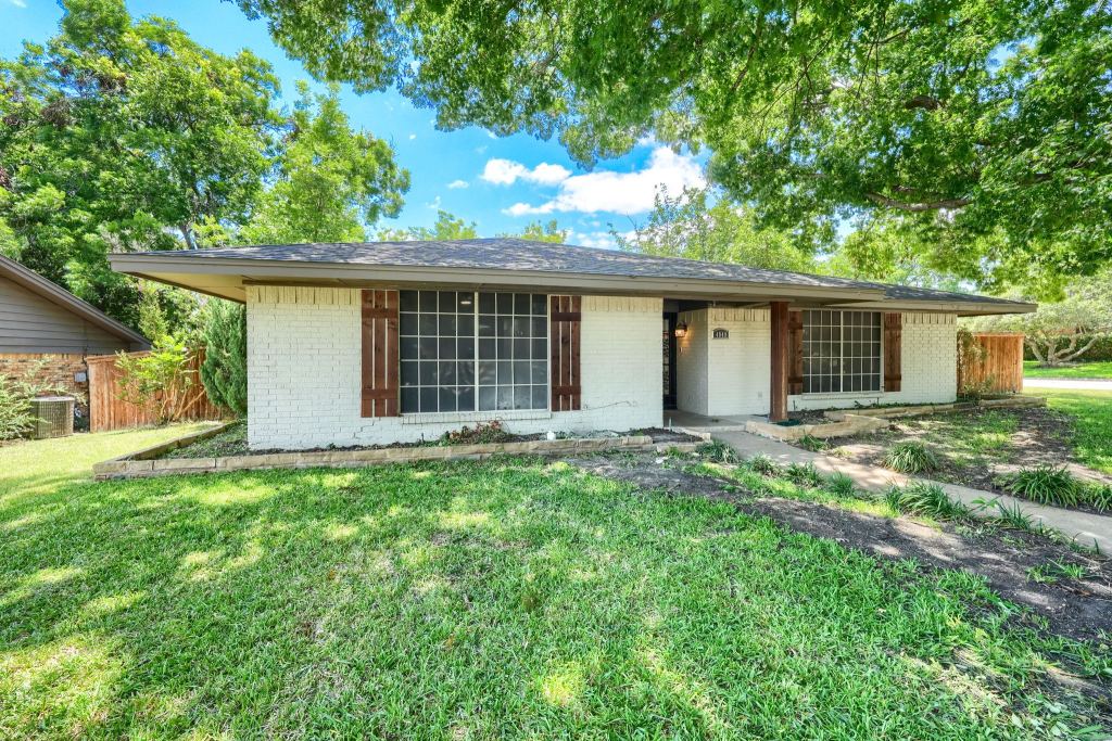 4049 Alicante Avenue, Fort Worth, TX 76133 — photo 1