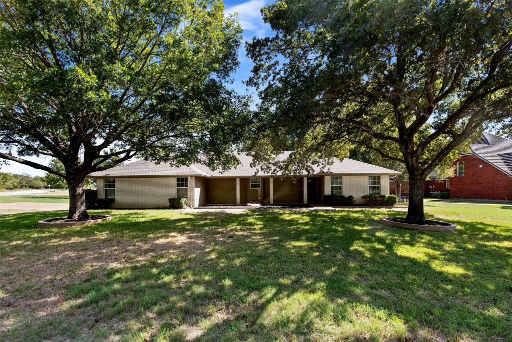 23155 Whispering Meadow Drive, Whitney, TX 76692 — photo 1