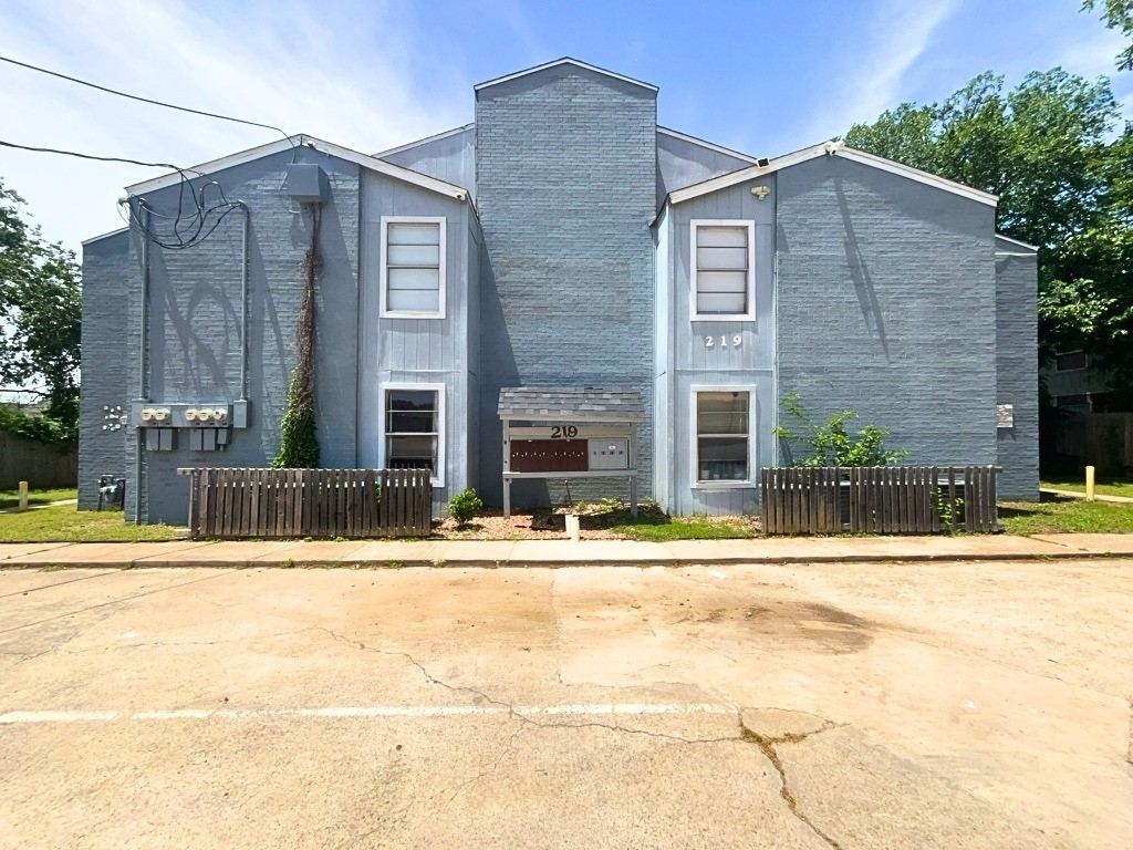 219 Fry Street 4, Denton, TX 76201 — photo 1