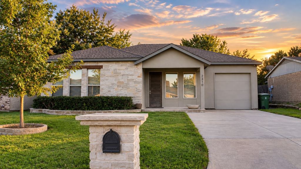 2310 Newbury Drive, Arlington, TX 76014 — photo 1