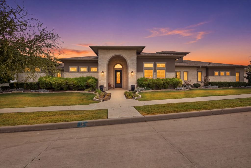 402 Appaloosa Run, Argyle, TX 76226 — photo 1