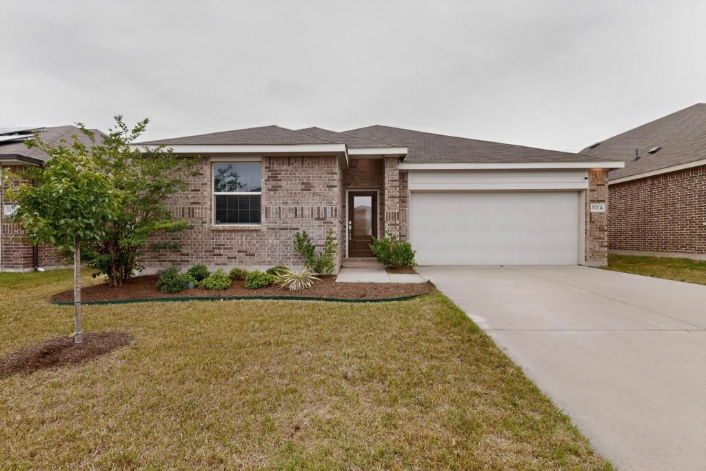 3321 Riverside Drive, Aubrey, TX 76227 — photo 1