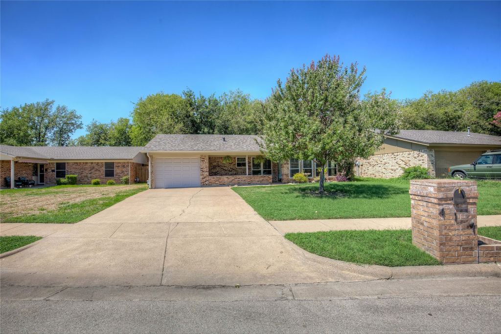 417 Linda Street, Keller, TX 76248 — photo 1