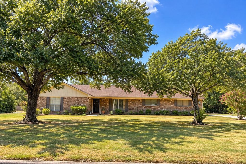 5703 Pecan Grove Drive, Sachse, TX 75048 — photo 1
