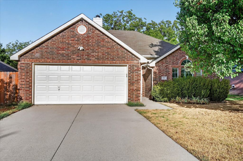 912 Cole Avenue, Denton, TX 76208 — photo 1