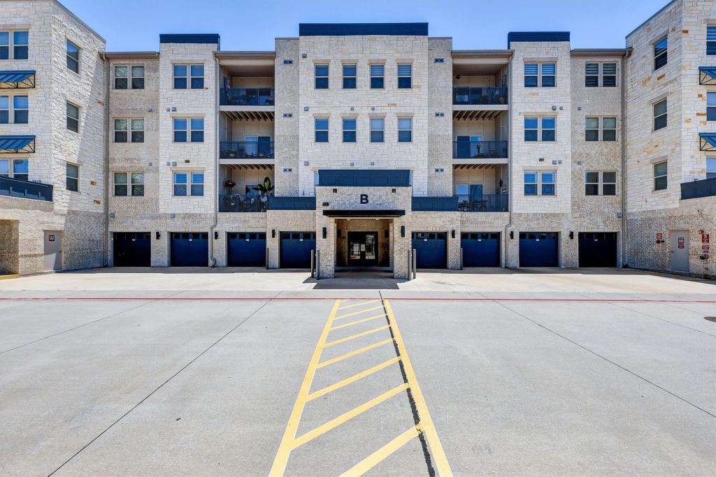 651 N Watters Road 2105, Allen, TX 75013 — photo 1