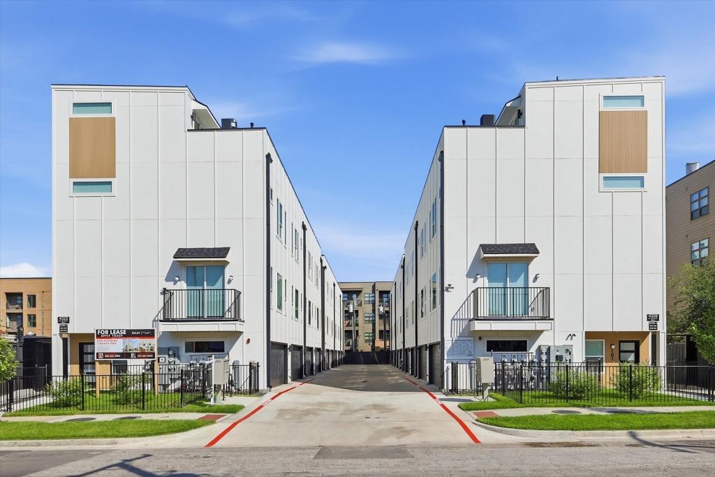 4315 San Jacinto Street 302, Dallas, TX 75204 — photo 1