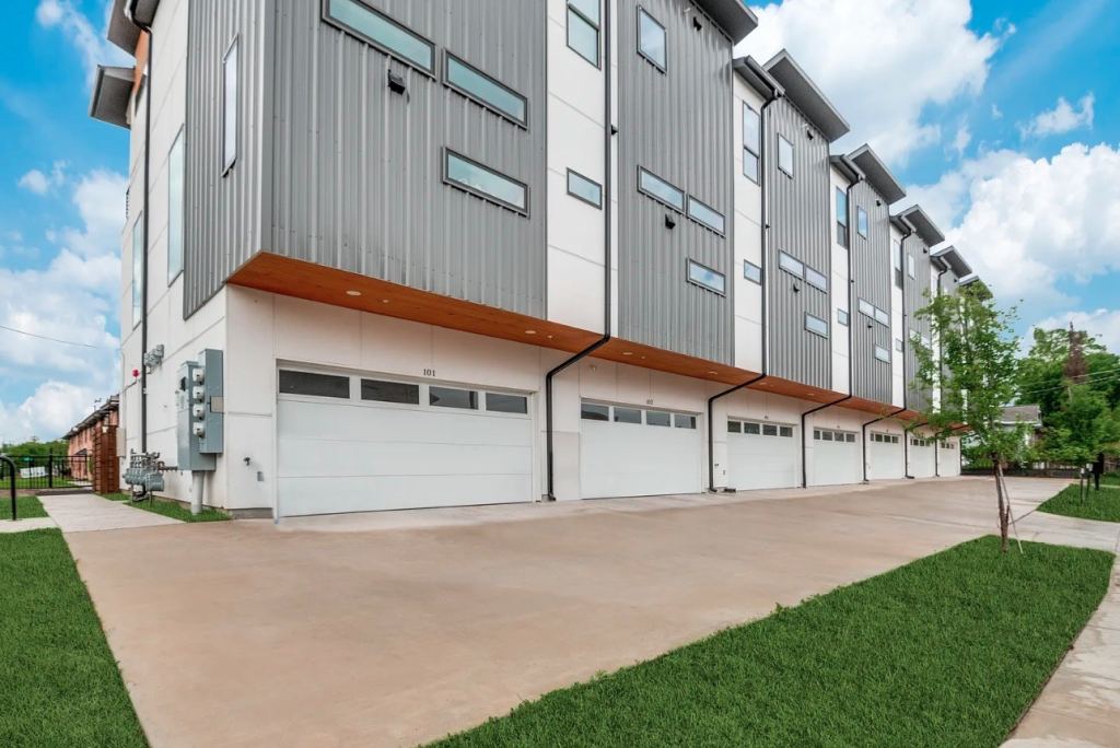 145 N Henderson Avenue 104, Dallas, TX 75214 — photo 1