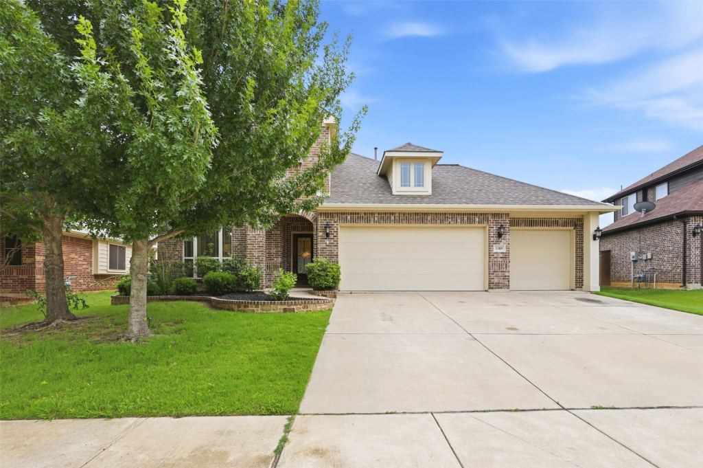 1385 Litchfield Lane, Burleson, TX 76028 — photo 1