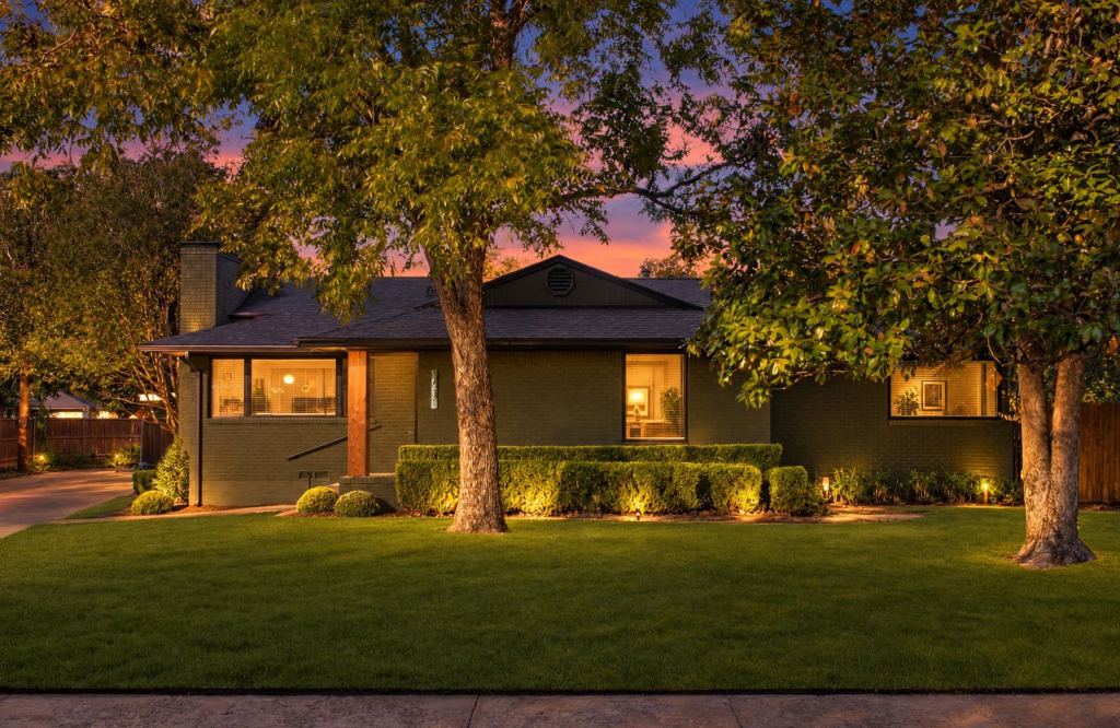 1631 Macmanus Drive