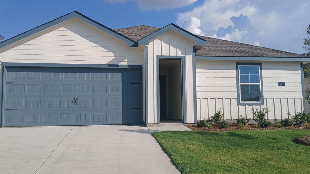 211 Whispering Pine Drive, Royse City, TX 75189 — photo 1