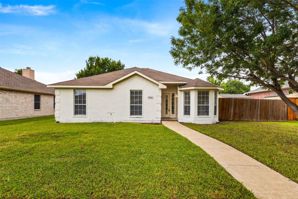 7205 Airline Drive, Rowlett, TX 75089 — photo 1