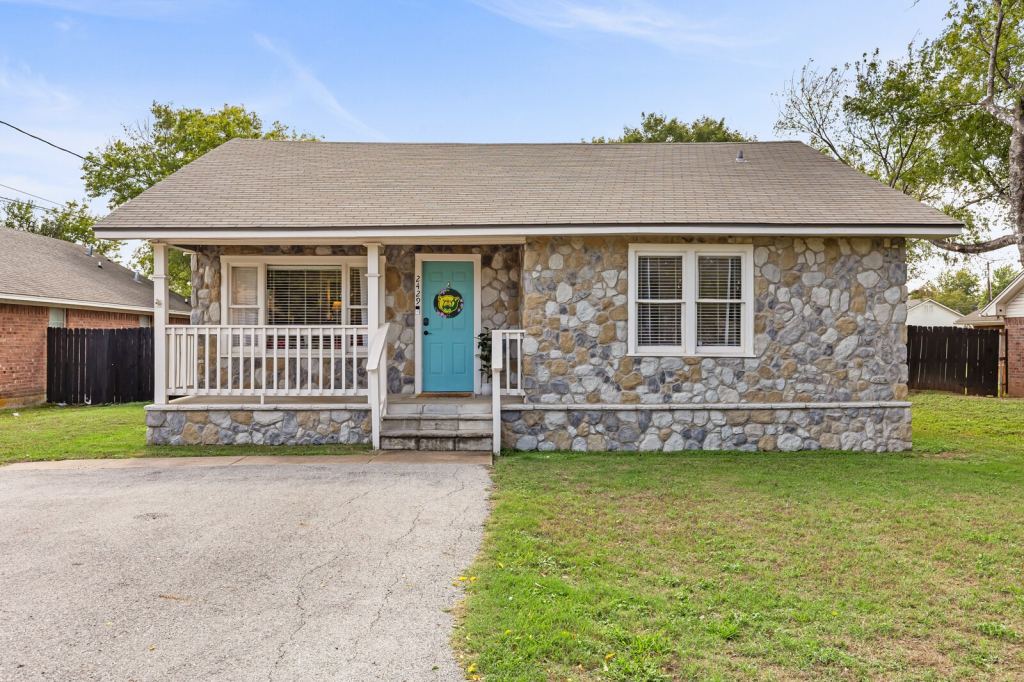 2425 S 2nd Street, Waco, TX 76706 — photo 1