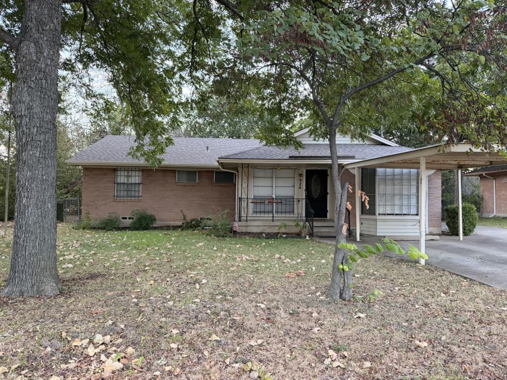 924 Monterey Drive, Denton, TX 76209 — photo 1