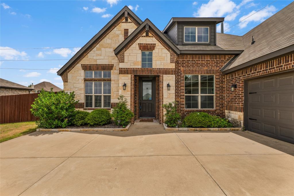 1441 Grassy Meadows Drive, Burleson, TX 76058 — photo 1