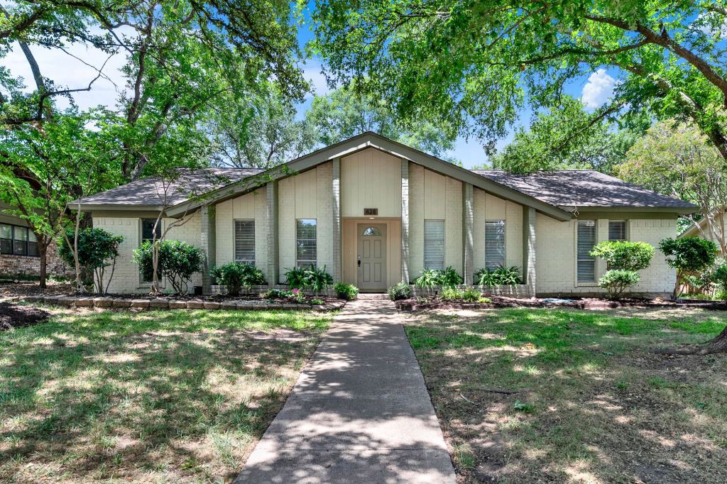 428 Shady Brook Drive, Richardson, TX 75080 — photo 1