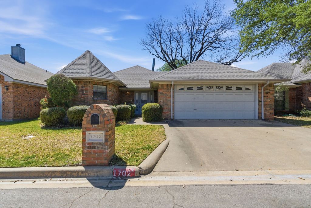 1702 Sully Court, Stephenville, TX 76401 — photo 1