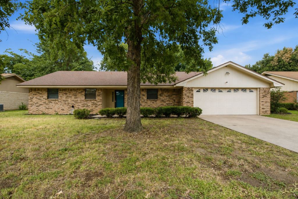 1408 Inglewood Drive, Stephenville, TX 76401 — photo 1