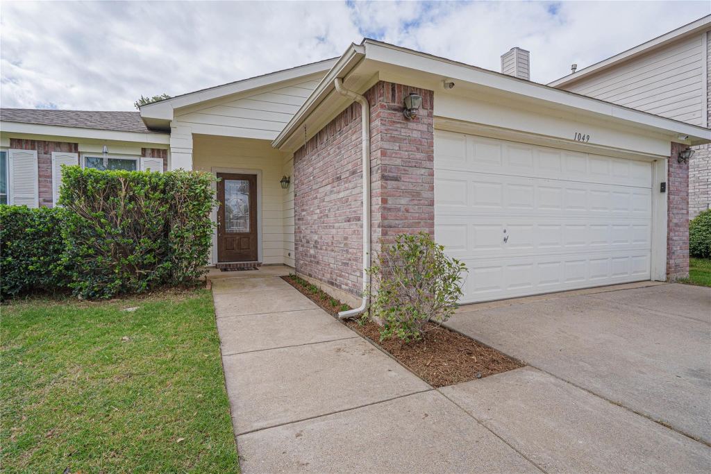 1049 Silver Spur Lane, Fort Worth, TX 76179 — photo 1