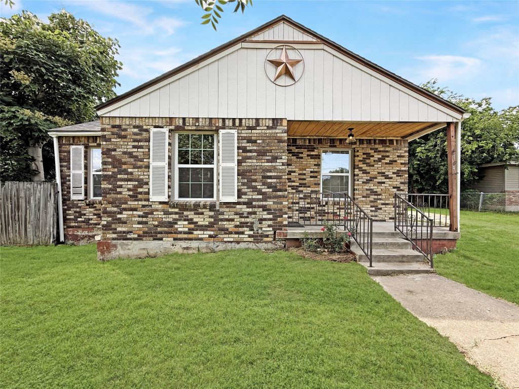 104 S 6th Street, Godley, TX 76044 — photo 1